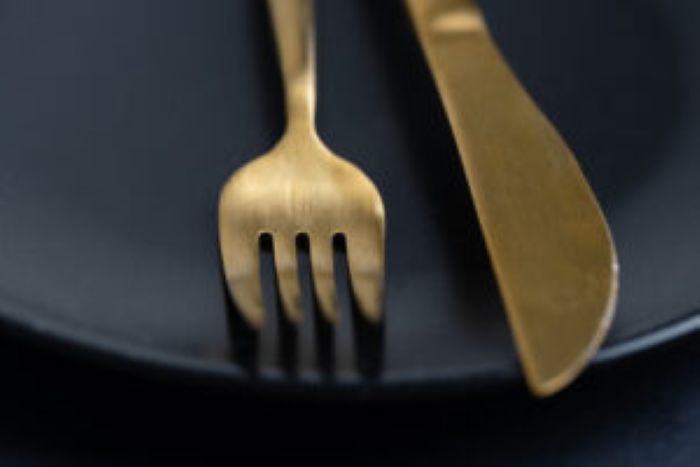 Golden Cutlery Plate Dark 300X200 1